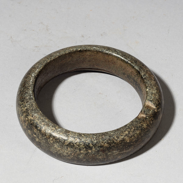 A GREEN ANCIENT STONE CURRENCY BRACELET FROM DOGON TRIBE MALI  ( No 4335 )