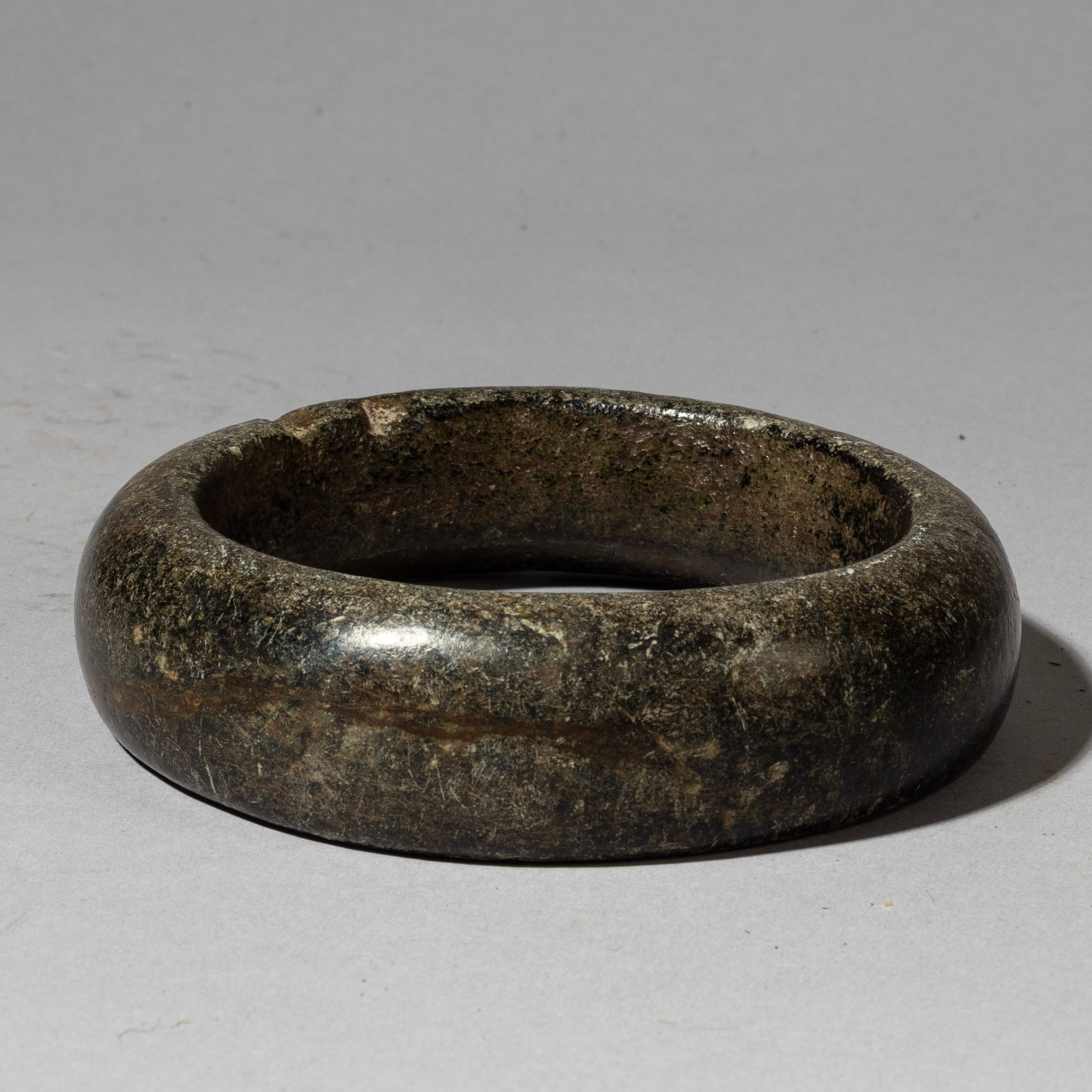 A GREEN ANCIENT STONE CURRENCY BRACELET FROM DOGON TRIBE MALI  ( No 4335 )