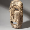A GRAPHIC WHITE MASK FROM TANZANIA CENTRAL AFRICA (No 4351 )