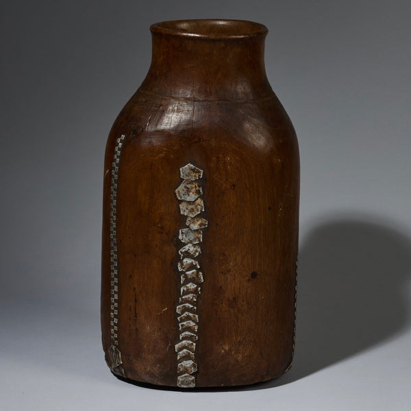 A PRETTY HONEY POT WITH INDIGENOUS METAL REPAIRS( No 2727 )