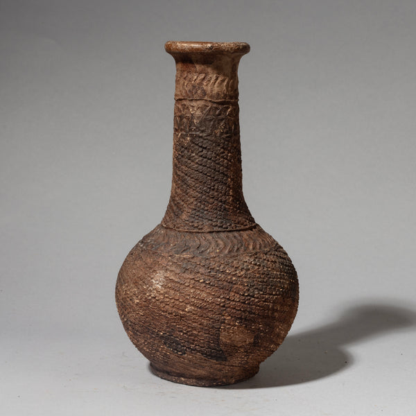 SOLD DL A TEXTURAL  TERRACOTTA VESSEL FROM KENYA   ( No 4325 )