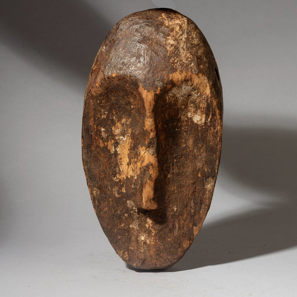 A SERENE LEGA TRIBE MASK FROM CONGO ( No 4352 )