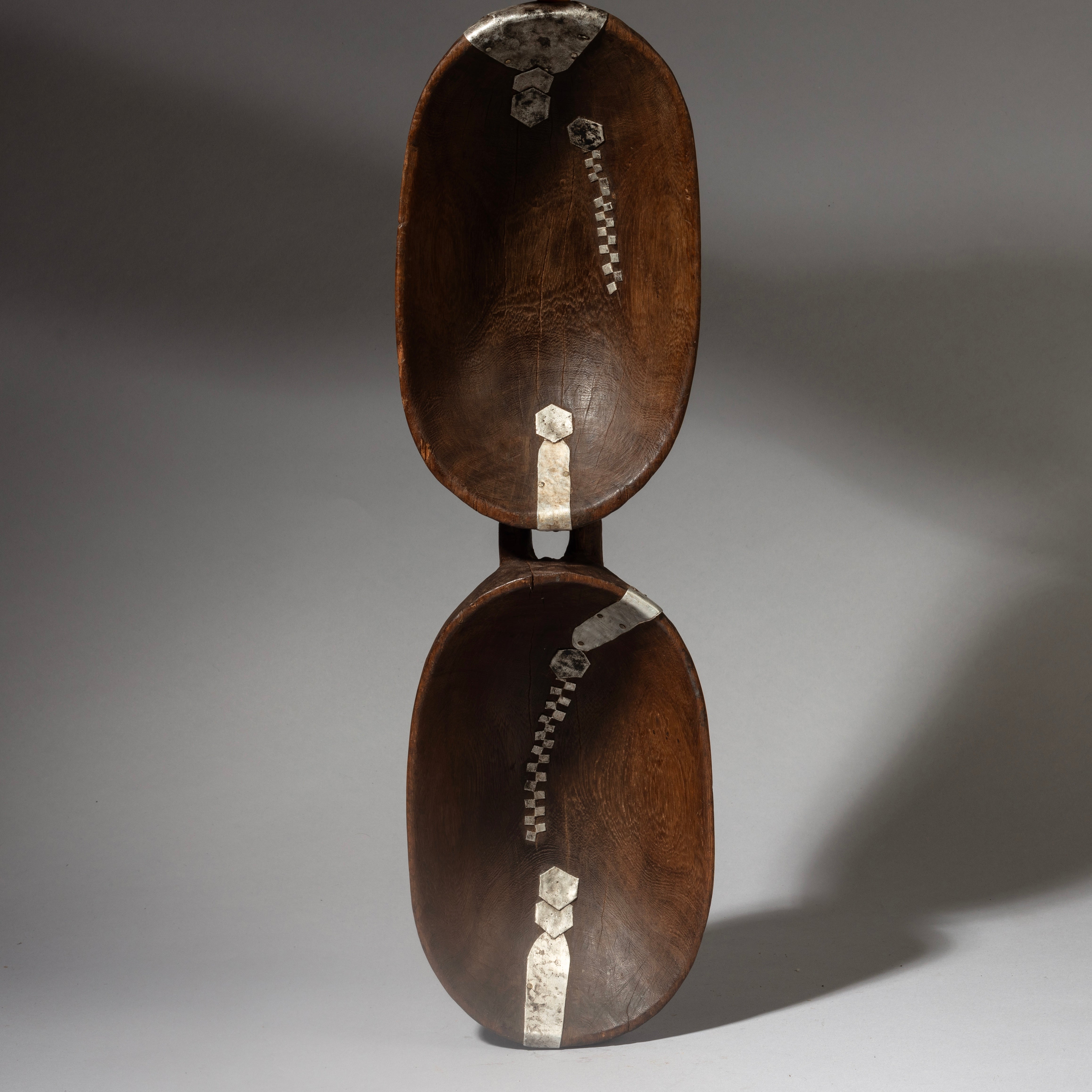 AN ATTRACTIVE DOUBLE BOWL, FROM TUTSI TRIBE OF RWANDA( No 4365 )
