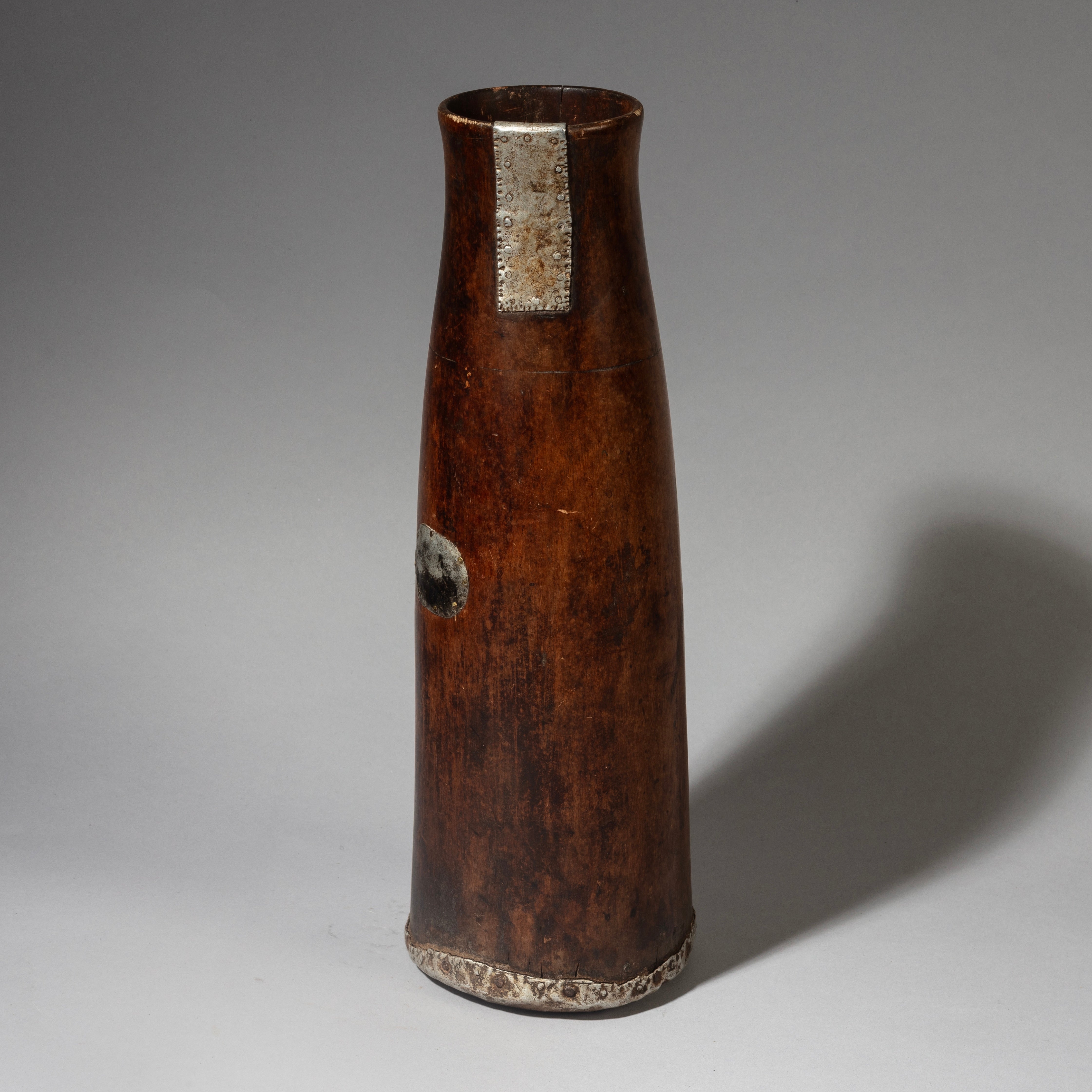 A SILKEN LARGE HONEY POT FROM TUTSI TRIBE RWANDA( No 4329)