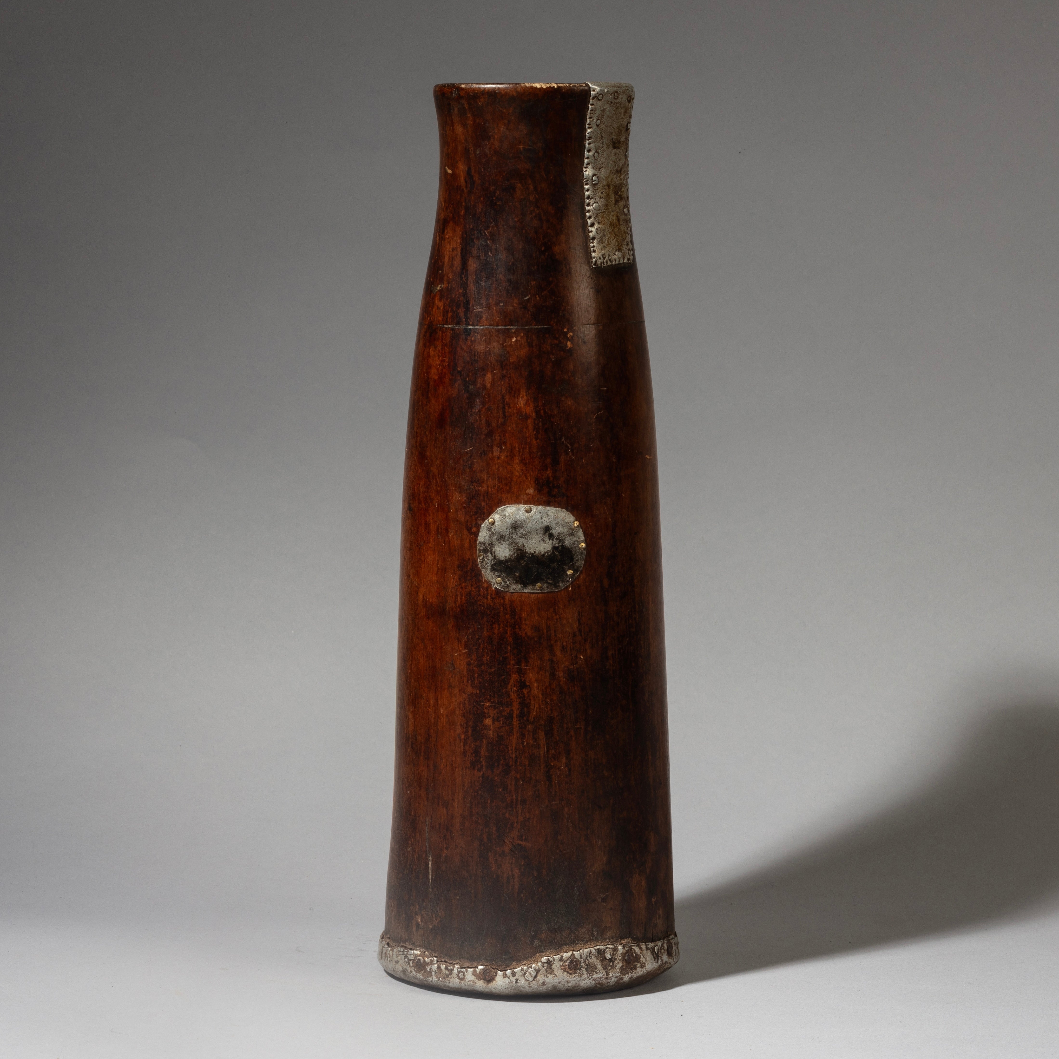 A SILKEN LARGE HONEY POT FROM TUTSI TRIBE RWANDA( No 4329)
