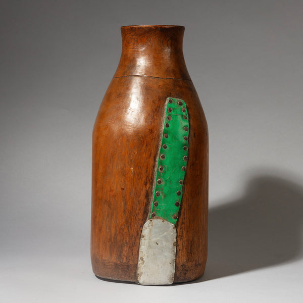AN UNUSUAL REPAIRED  HONEY POT FROM TUTSI TRIBE OF RWANDA E. AFRICA ( No 4359 )