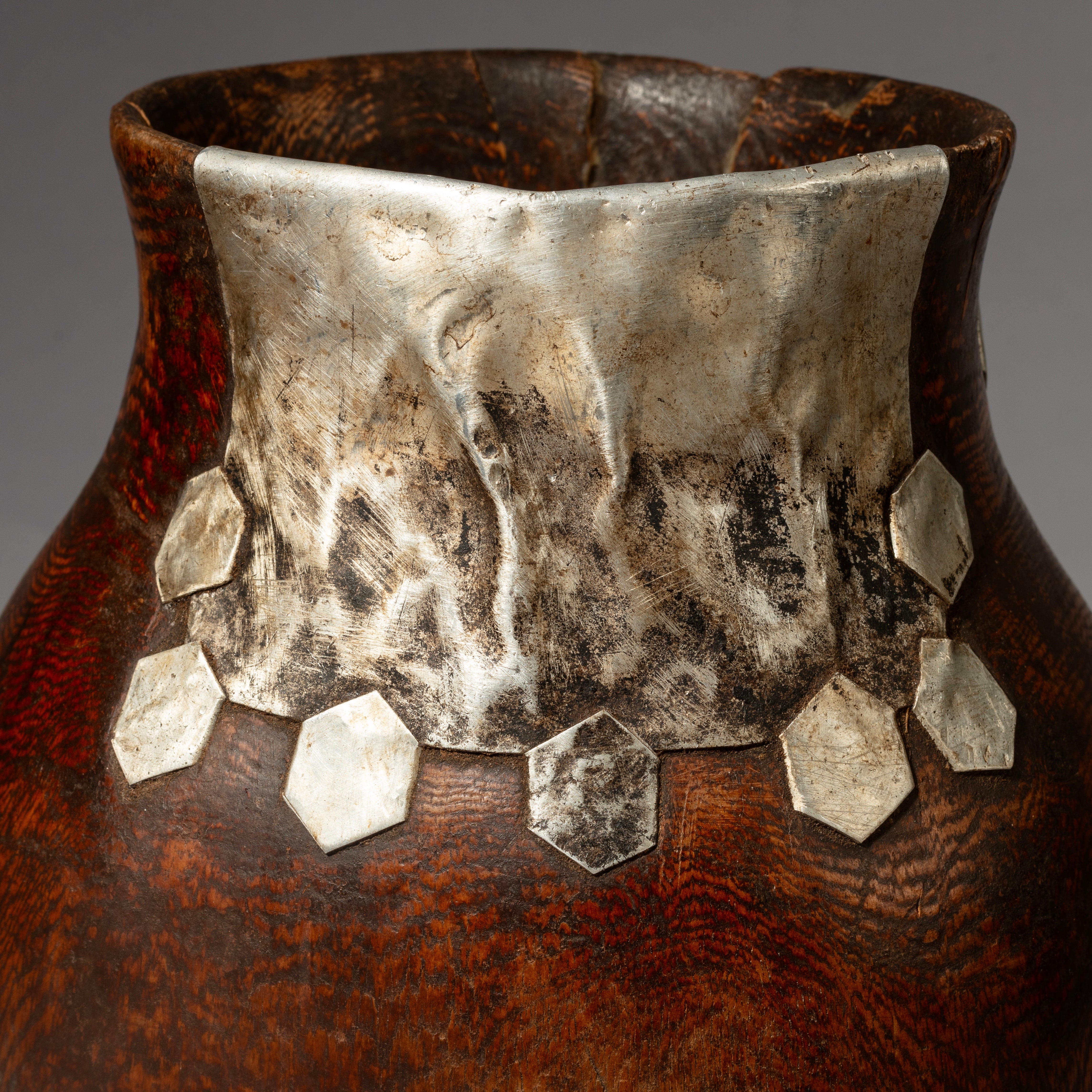 A XLARGE HONEY POT WITH METAL INDIGENOUS REPAIRS FROM THE TUTSI TRIBE OF RWANDA ( No 4358 )