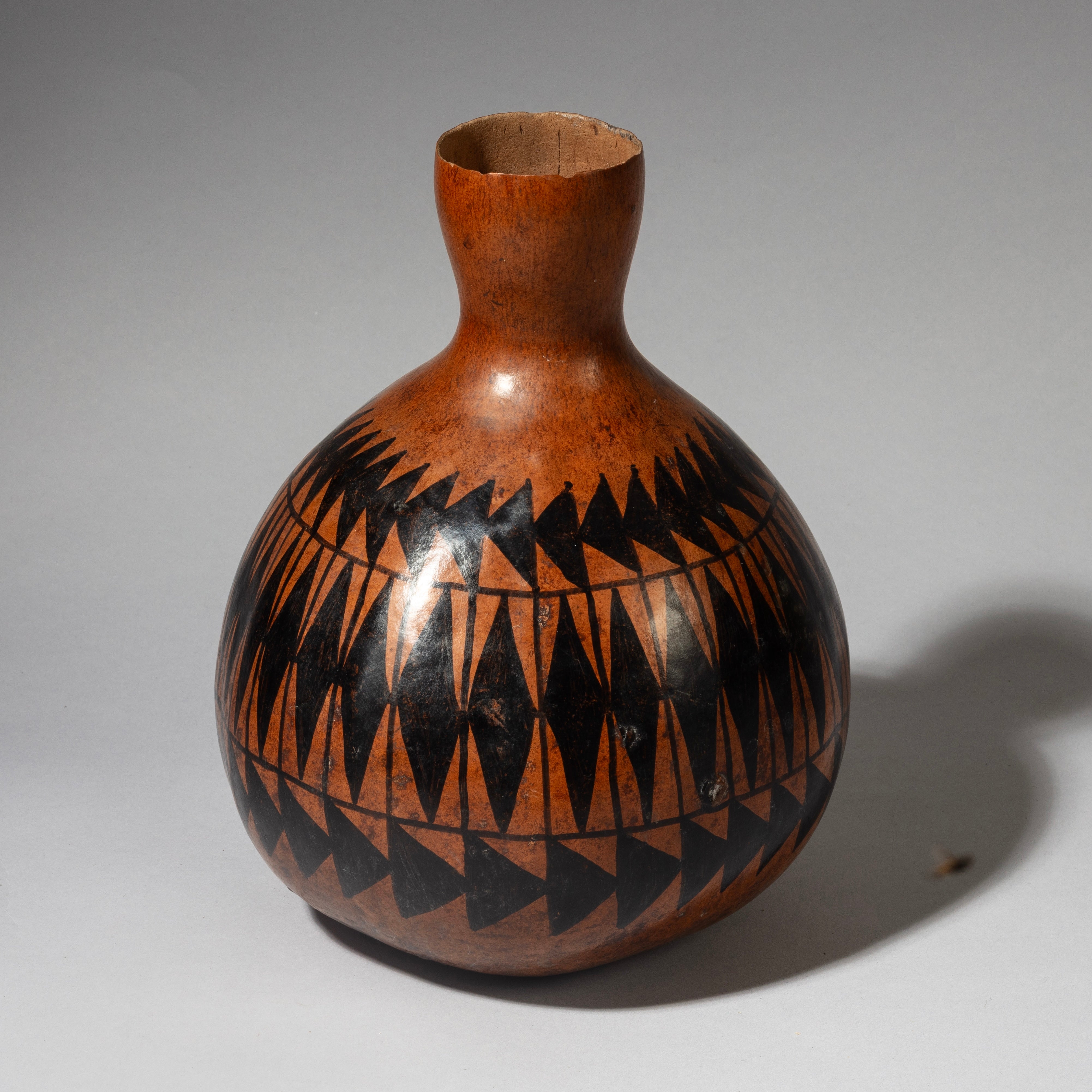 A SHAPELY, SMALL WELL DECORATED GOURD VESSEL FROM TUTSI TRIBE OF RWANDA E. AFRICA ( No 4342 )