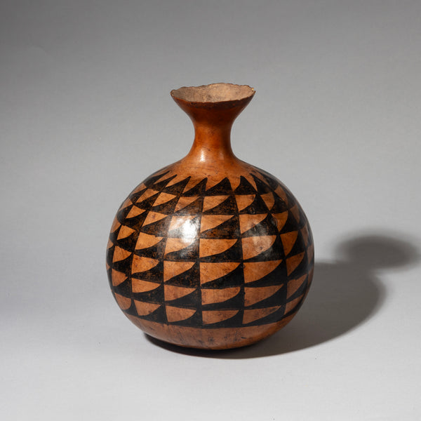 A PRECISE + PRETTY SMALL GOURD VESSEL FROM TUTSI TRIBE OF RWANDA E. AFRICA ( No 4343 )