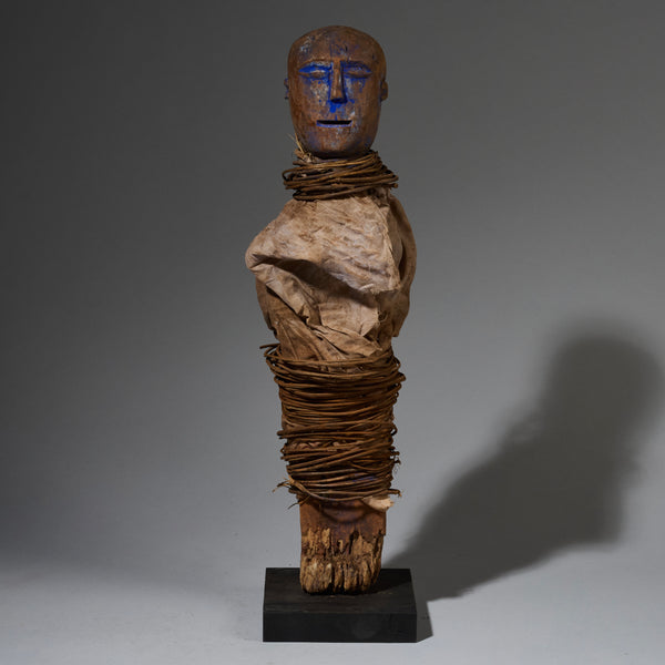 A LARGE IMPOSING BLUE PIGMENT POWER FIGURE, EWE TRIBE OF GHANA ( No 2818)