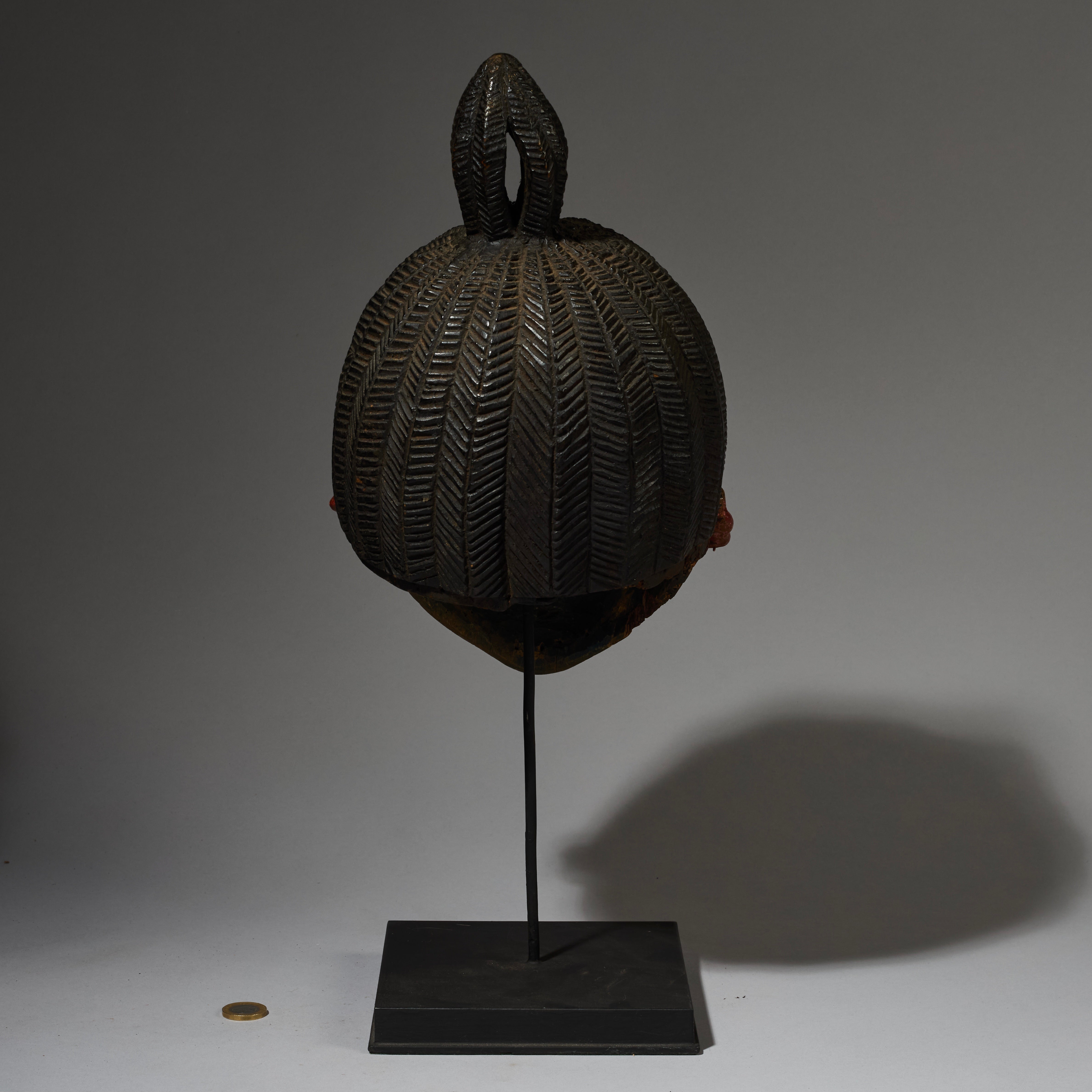 A REFINED ELEGANT COLLECTION GELEDE MASK FROM YORUBA TRIBE NIGERIA W.AFRICA ( No 2860 )