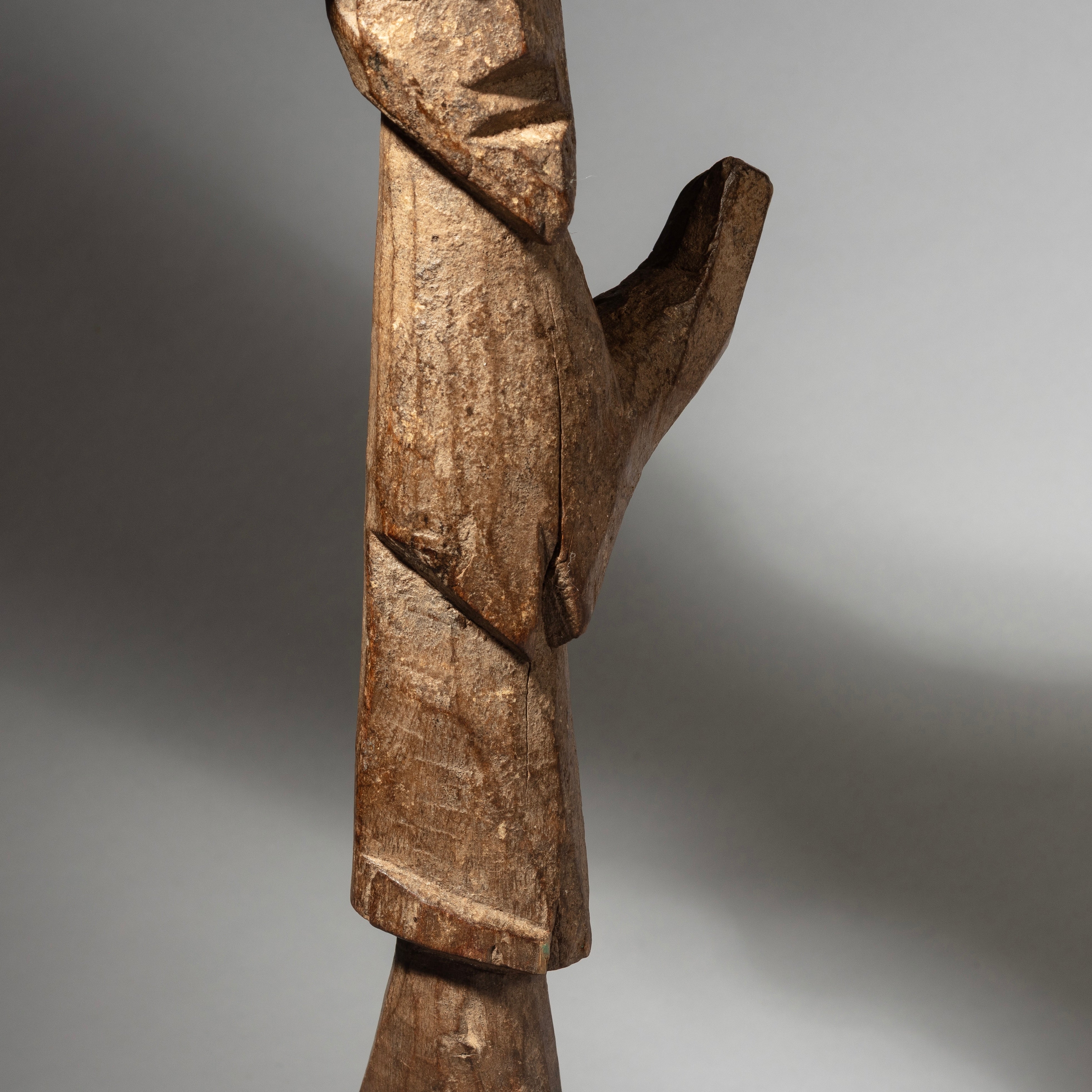 A ONE ARM RASIED LOBI THIL FIGURE FROM BURKINA FASO ( No 4399 )