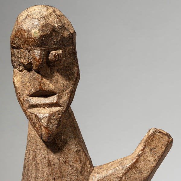 A ONE ARM RASIED LOBI THIL FIGURE FROM BURKINA FASO ( No 4399 )