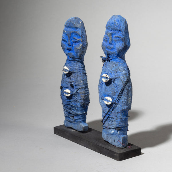 A BRIGHT YVES KLEON BLUE PAIR OF FETISH FIGURES, EWE TRIBE, GHANA, WEST AFRICA ( No 4423 )
