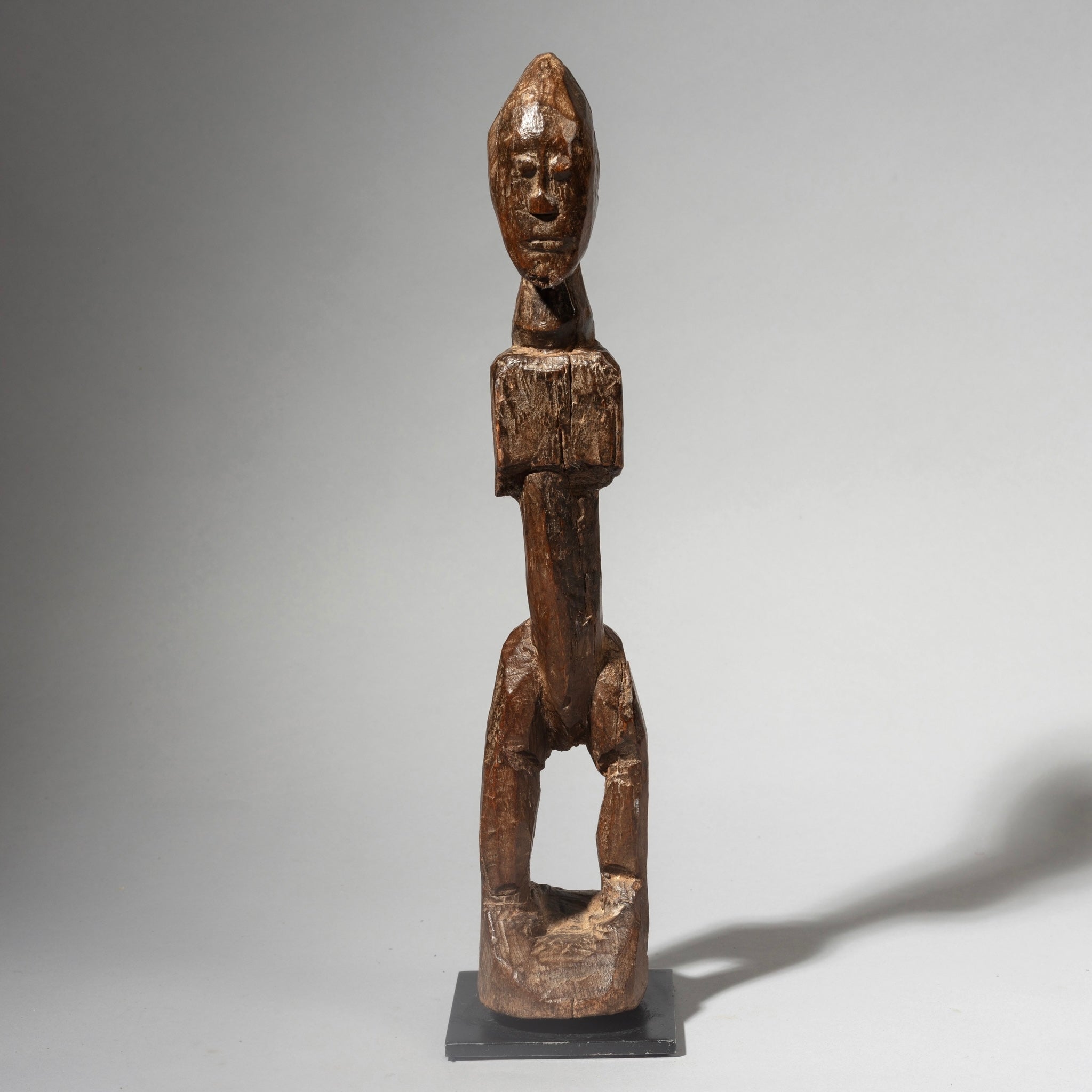 A OLD PATINATED CUBIST DOGON ALTAR FIGURE FROM MALI ( No 4400 )