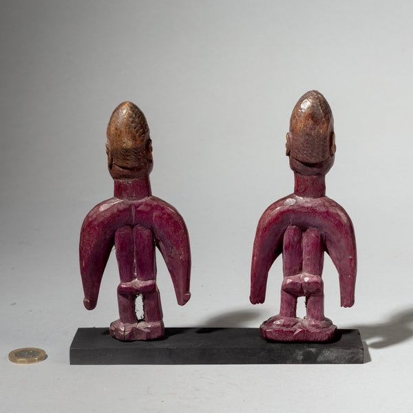 AN INDIGO PURPLE PAIR OF VENAVI TWIN DOLLS, EWE TRIBE OF GHANA ( No 4430 )