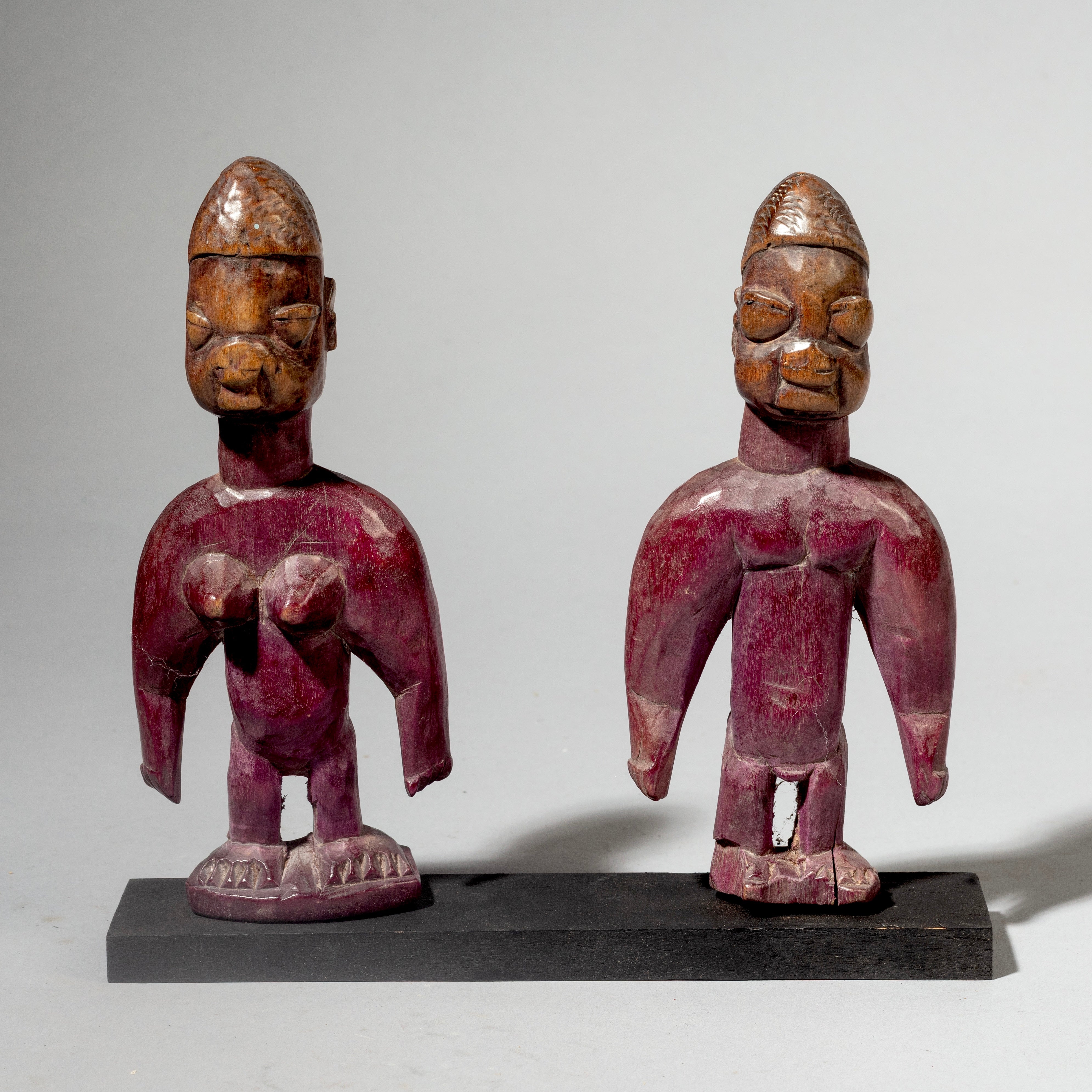 AN INDIGO PURPLE PAIR OF VENAVI TWIN DOLLS, EWE TRIBE OF GHANA ( No 4430 )