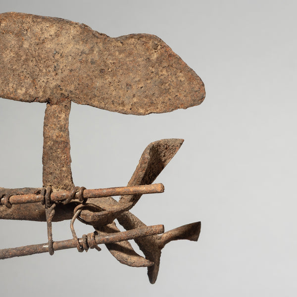 A SHAPELY FON TRIBE BIRD CHAMELEON  SCULPTURE FROM BENIN. ( No 4395 )