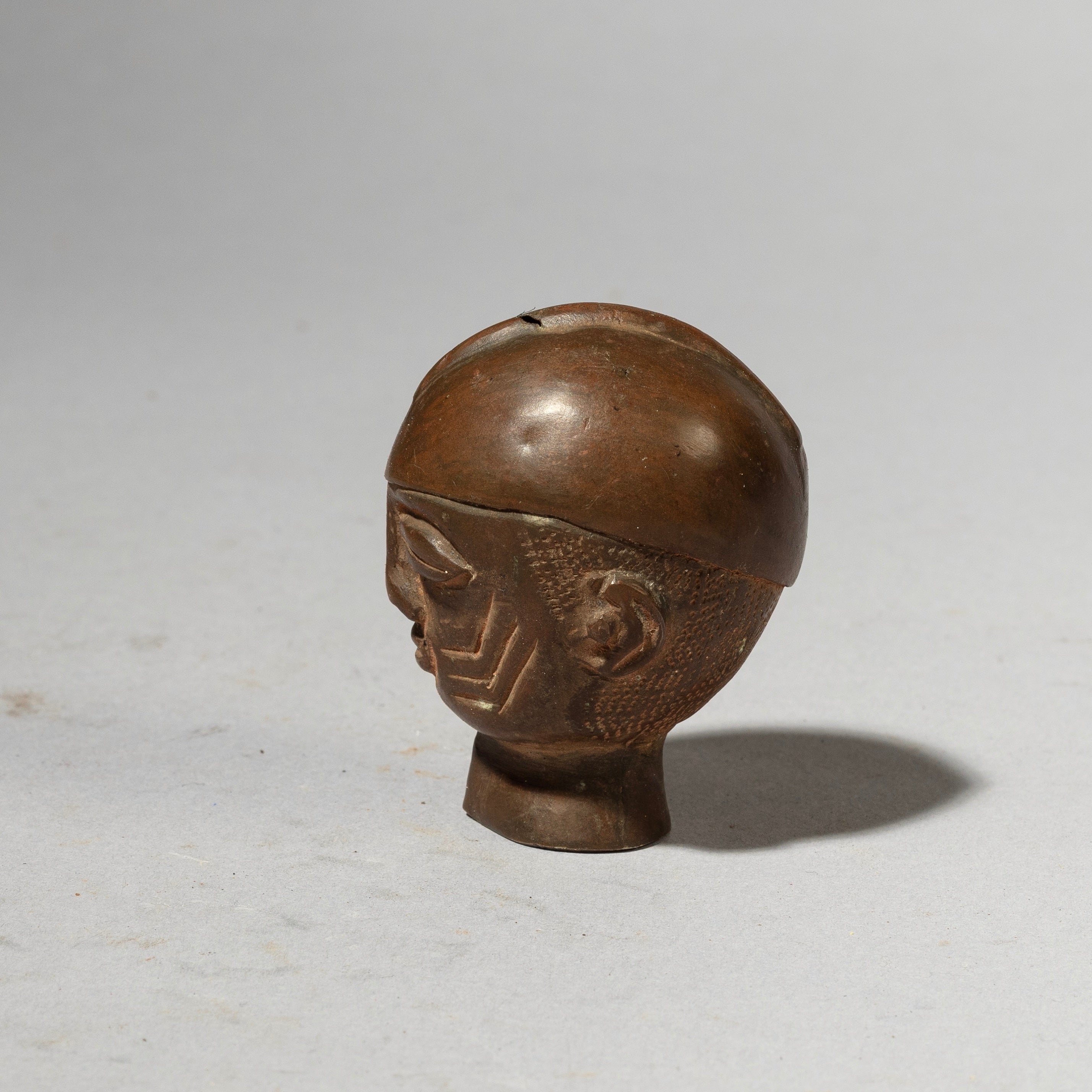 AN ANTIQUE OGBONI BRONZE BUST , YORUBA TRIBE NIGERIA W AFRICA (No 4437 )