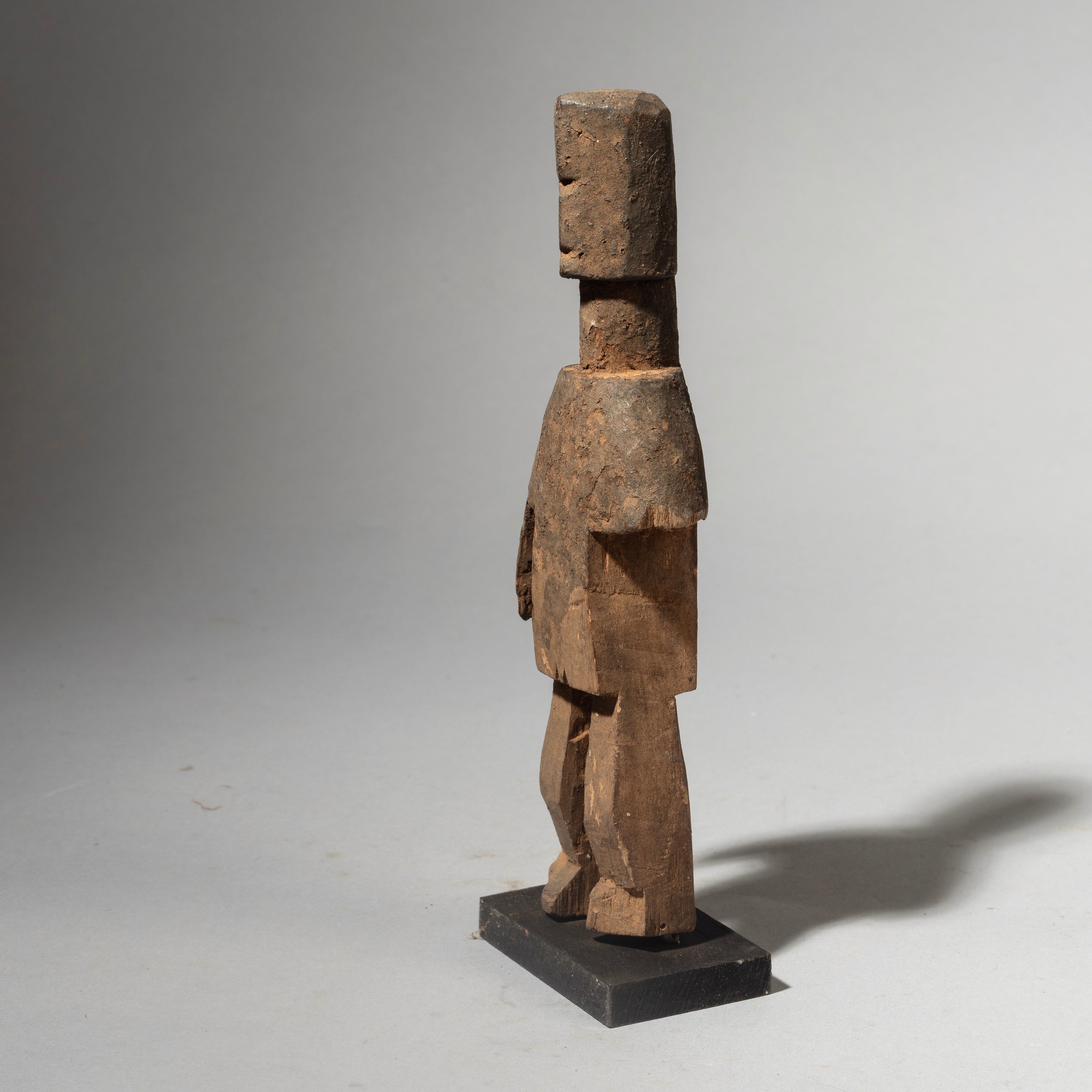 AN OLD ADAN ANCESTOR FIGURE FROM GHANA W.AFRICA ( No 4392)