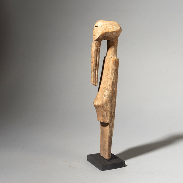 A UNIQUELY ANGULAR BIRS NATURE SPIRIT FROM GHANA ( No 4417 )