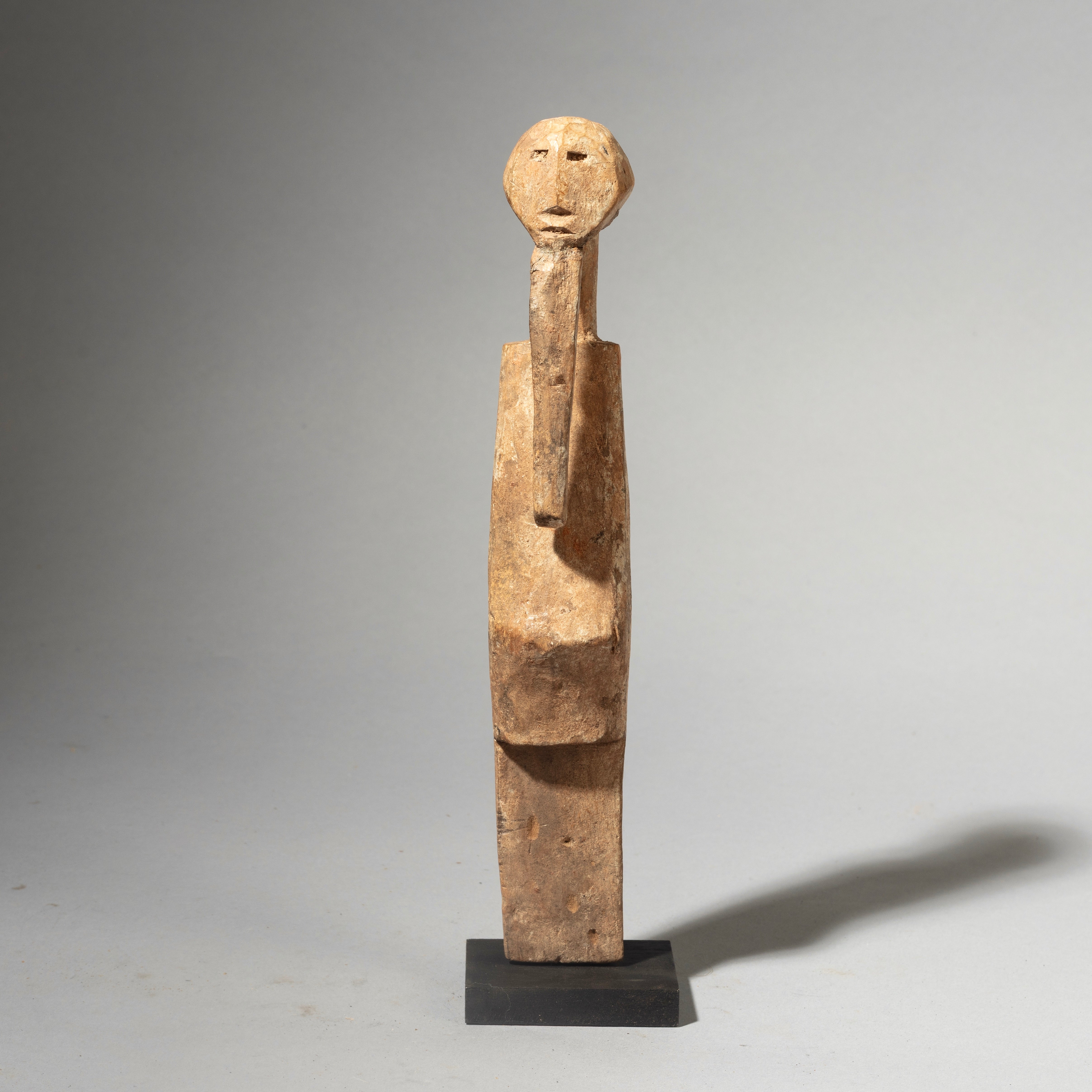 A UNIQUELY ANGULAR BIRS NATURE SPIRIT FROM GHANA ( No 4417 )