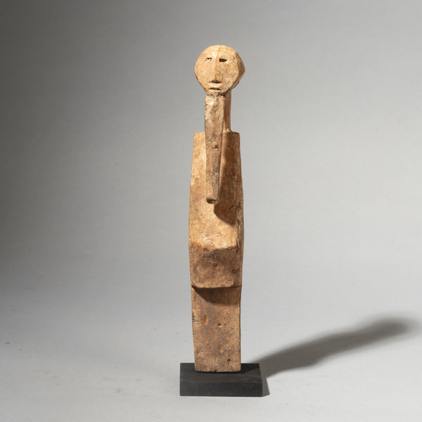 A UNIQUELY ANGULAR BIRS NATURE SPIRIT FROM GHANA ( No 4417 )