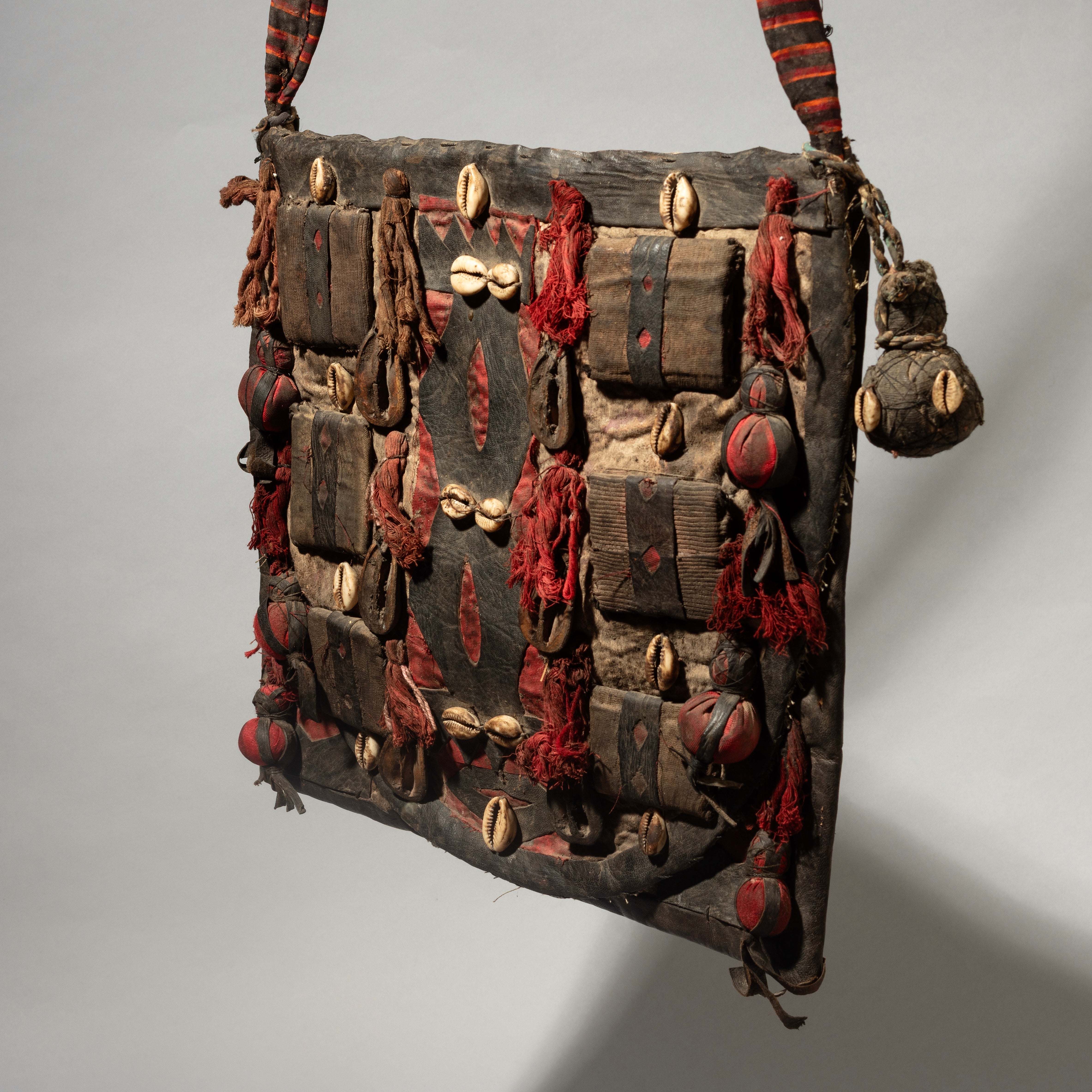 A CHARACTER RICH YORUBA TRIBE DIVINATION BAG FROM NIGERIA [ No 4451]