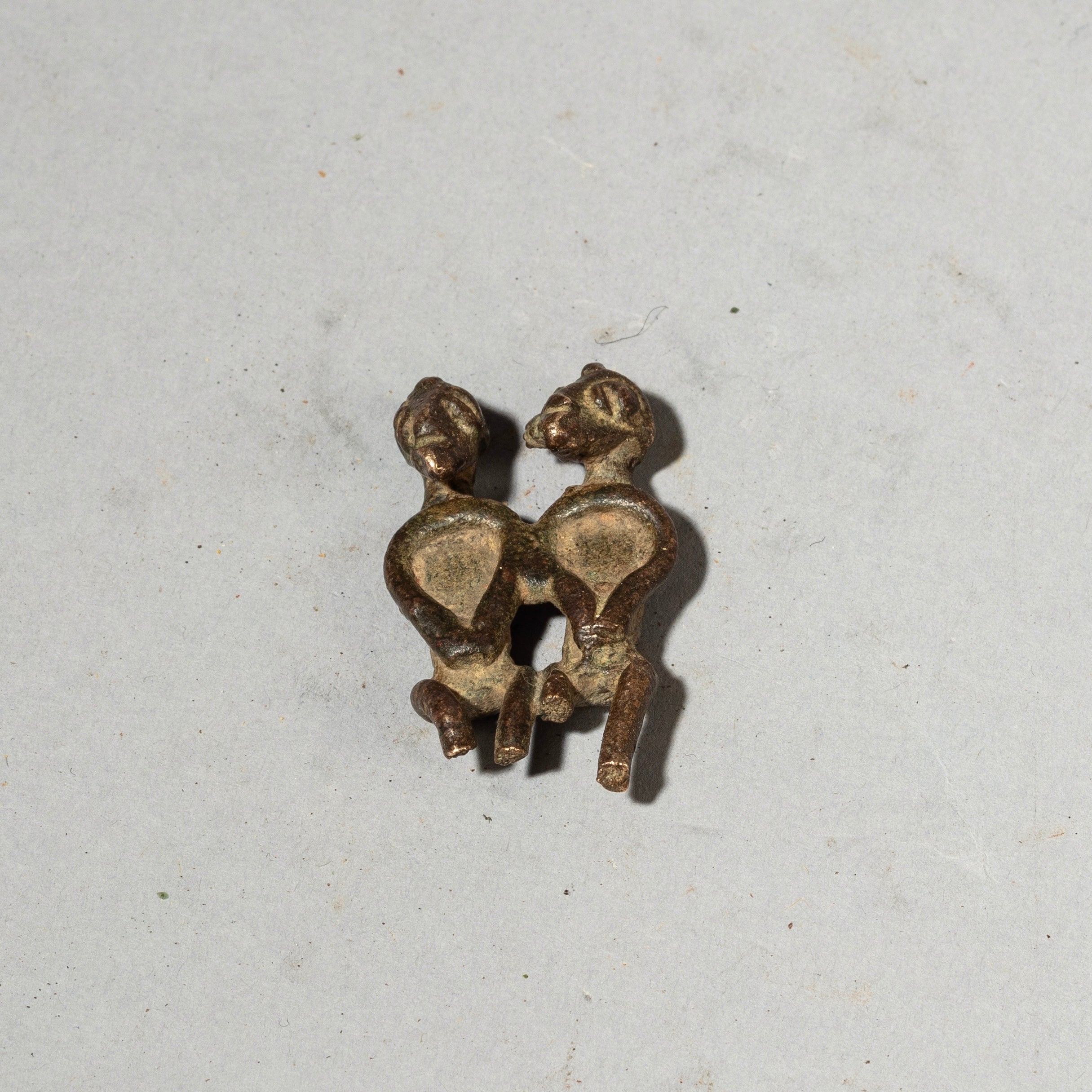 A CHARMING KULANGO DIVINATION BRONZE FROM THE IVORY COAST ( No 4427 )