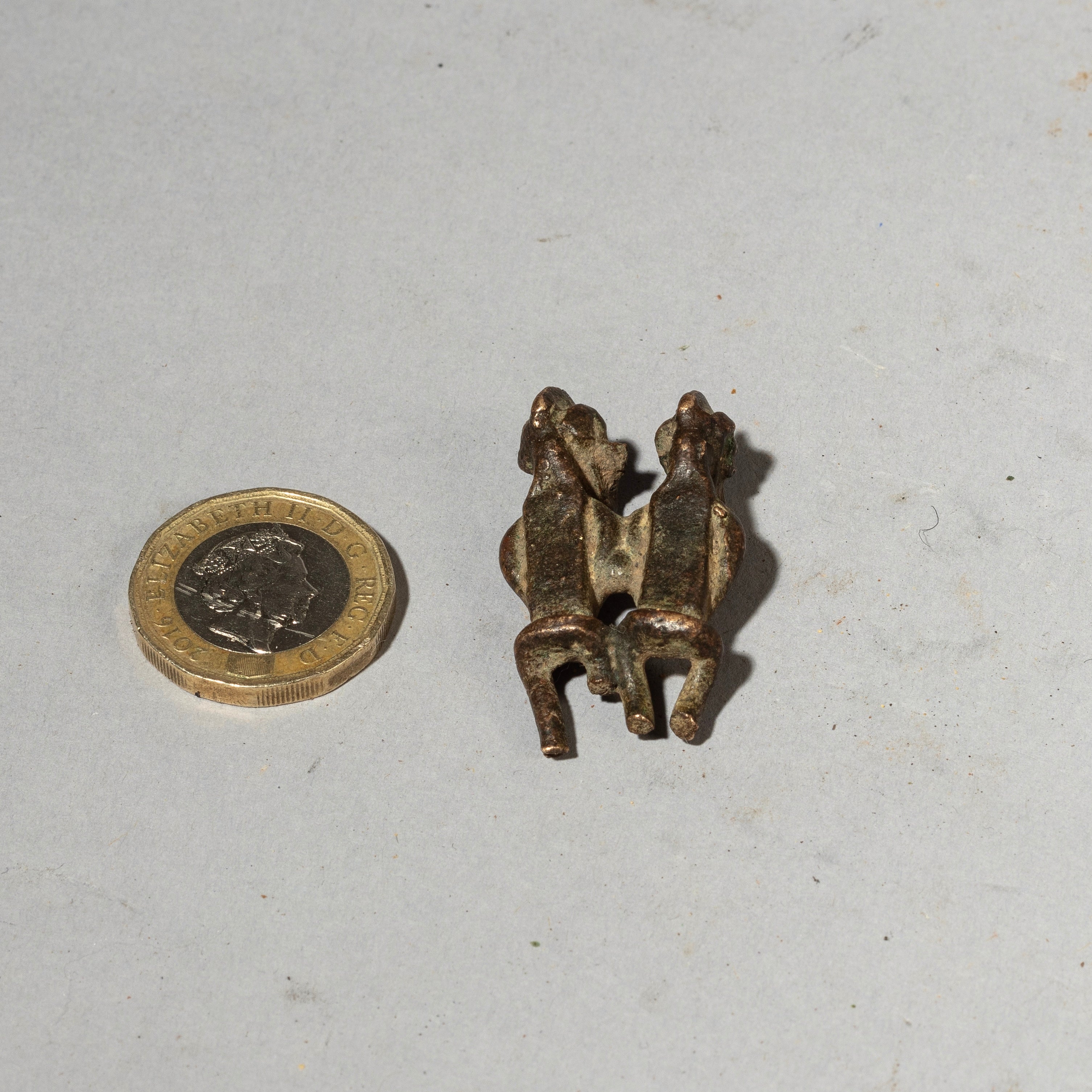 A CHARMING KULANGO DIVINATION BRONZE FROM THE IVORY COAST ( No 4427 )