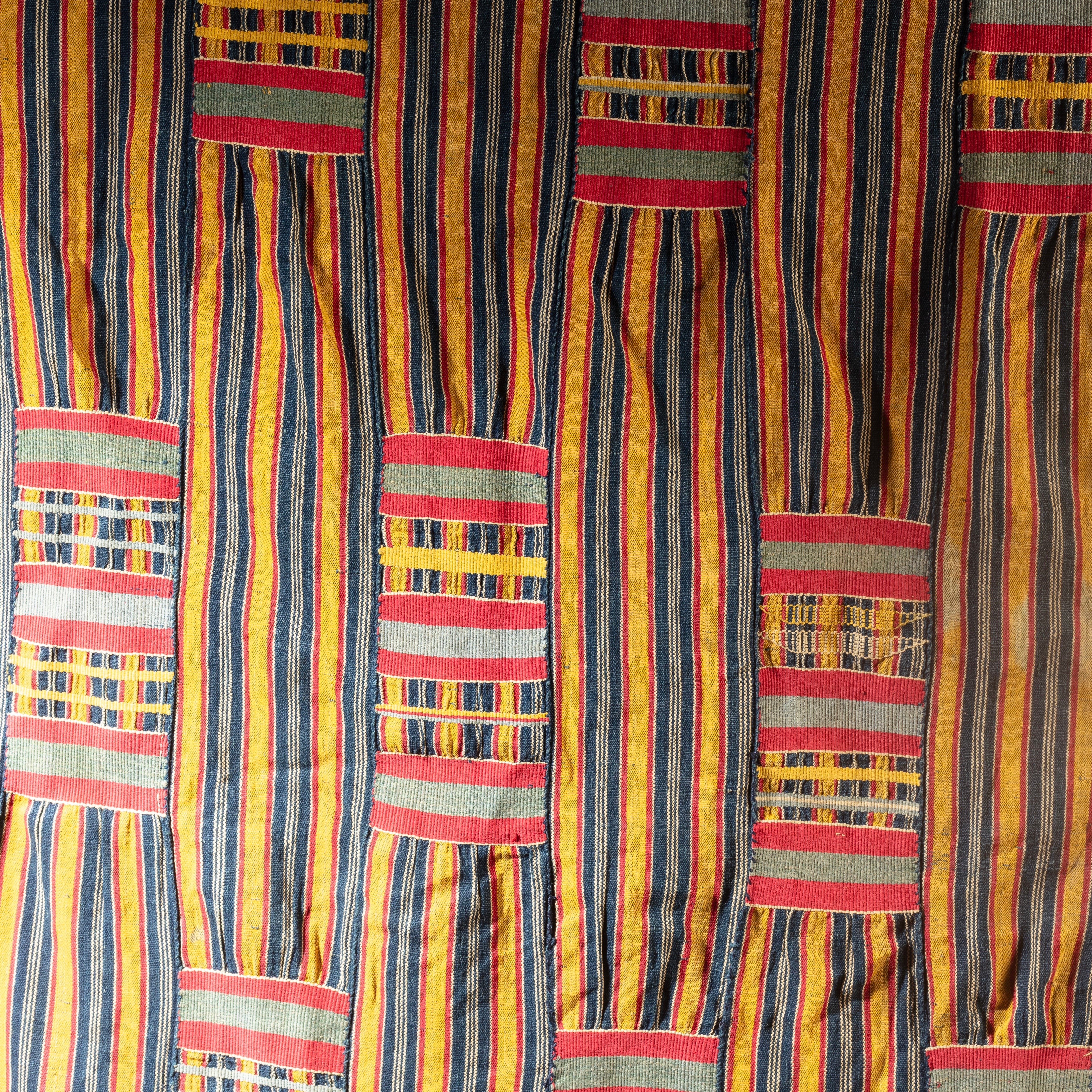 AN INTRICATELY WOVEN GOLDEN WOMANS CLOTH, EWE TRIBE GHANA ( No 4435 )