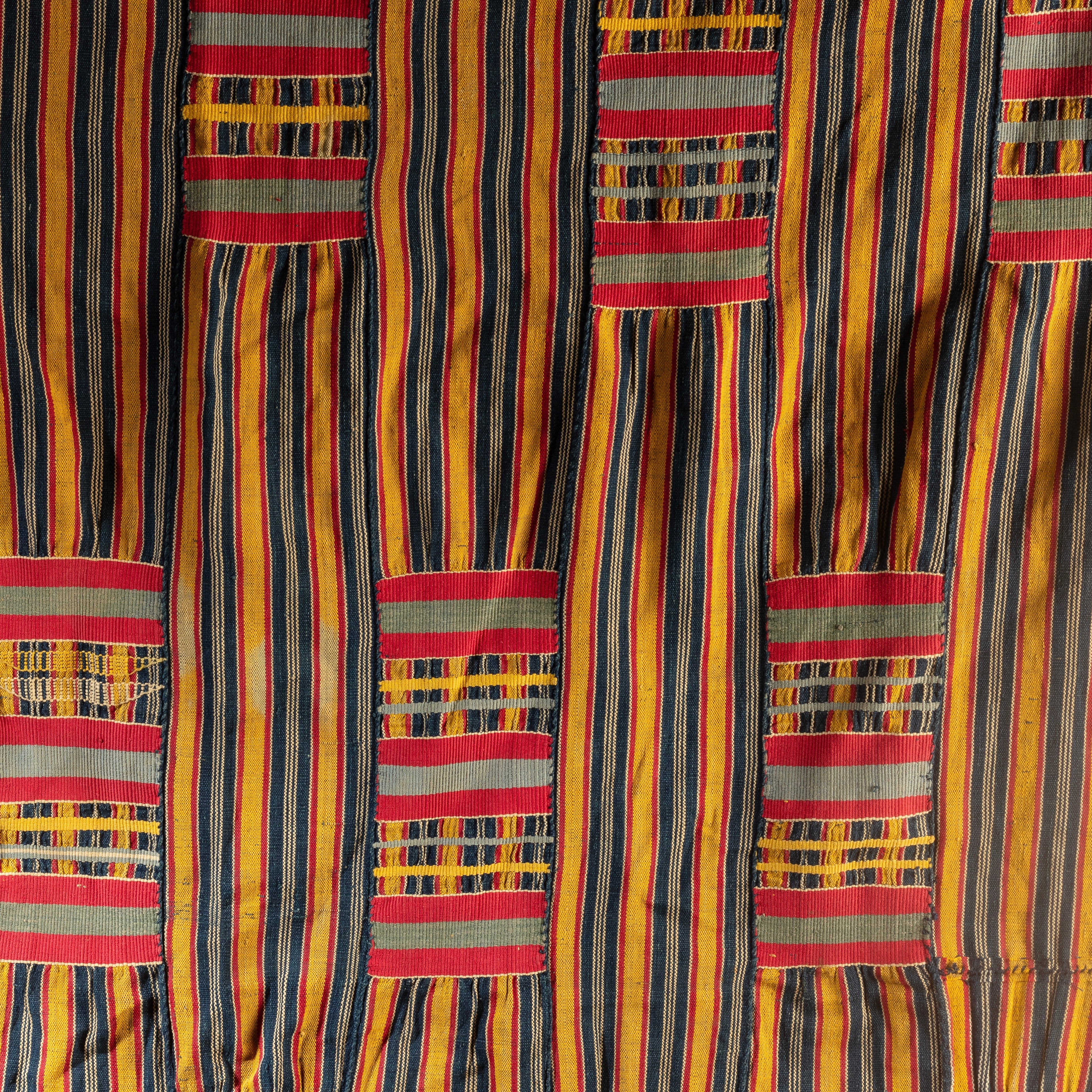 AN INTRICATELY WOVEN GOLDEN WOMANS CLOTH, EWE TRIBE GHANA ( No 4435 )