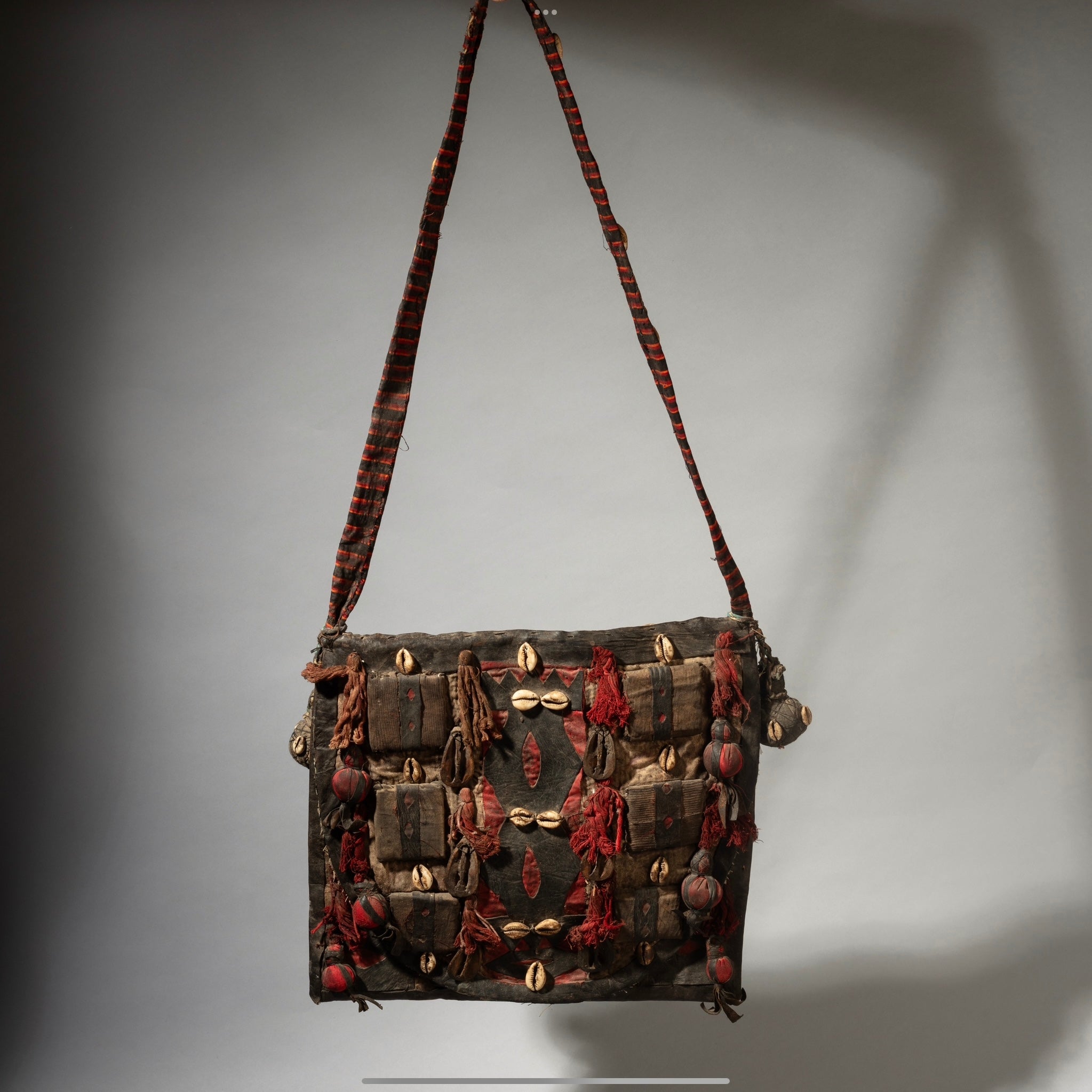 A CHARACTER RICH YORUBA TRIBE DIVINATION BAG FROM NIGERIA [ No 4451]