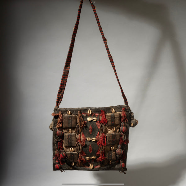 A CHARACTER RICH YORUBA TRIBE DIVINATION BAG FROM NIGERIA [ No 4451]