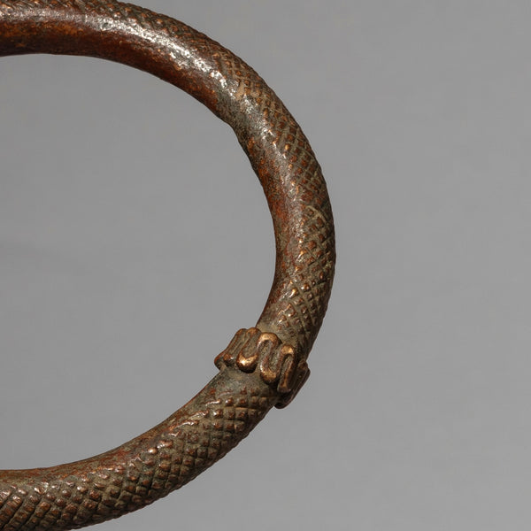 A FINE BRONZE BRACELET, SENOUFO TRIBE BURKINA FASO  ( No 4512 )