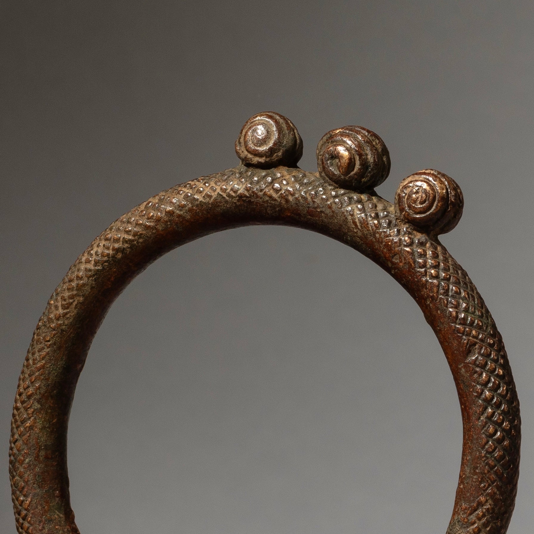 A FINE BRONZE BRACELET, SENOUFO TRIBE BURKINA FASO  ( No 4512 )