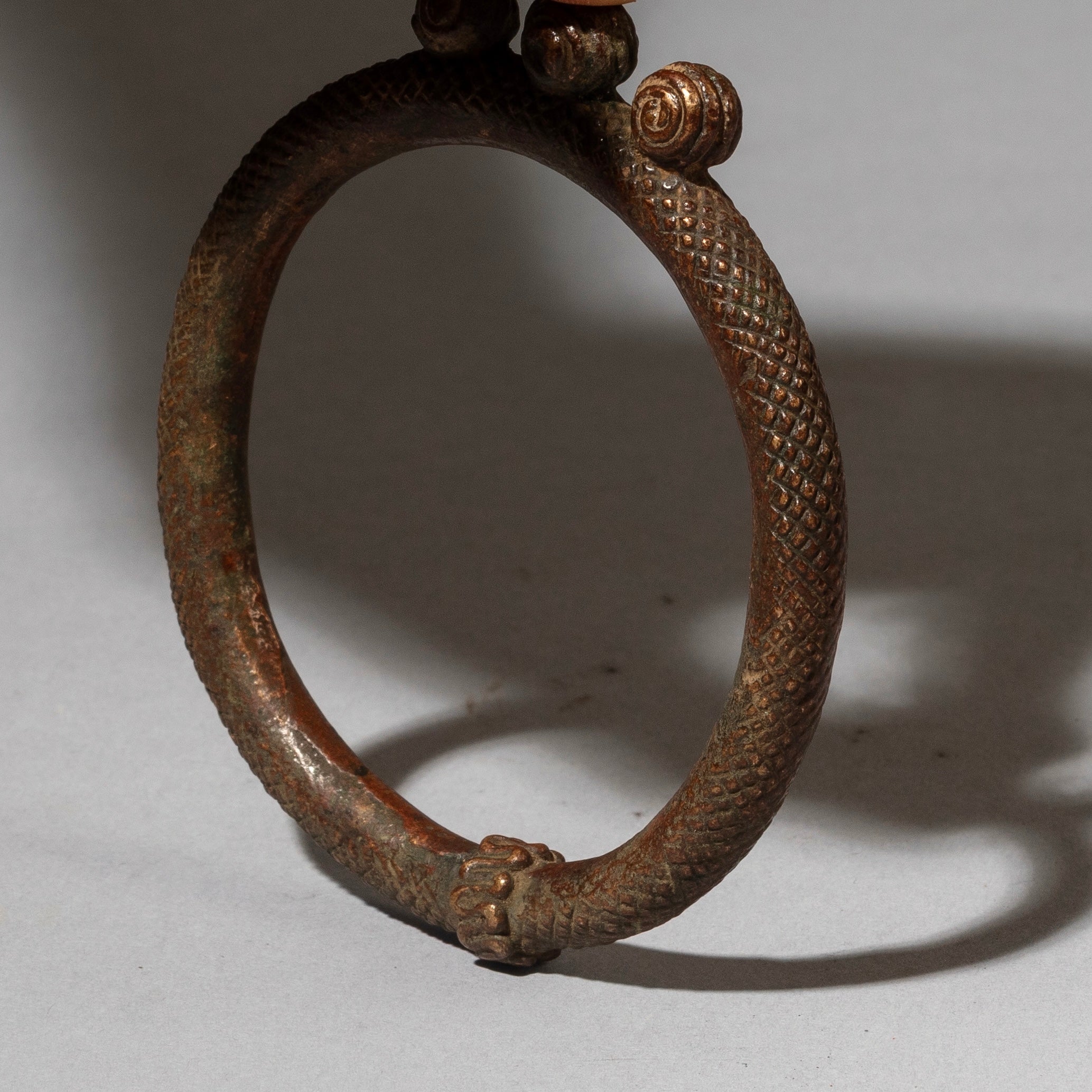 A FINE BRONZE BRACELET, SENOUFO TRIBE BURKINA FASO  ( No 4512 )