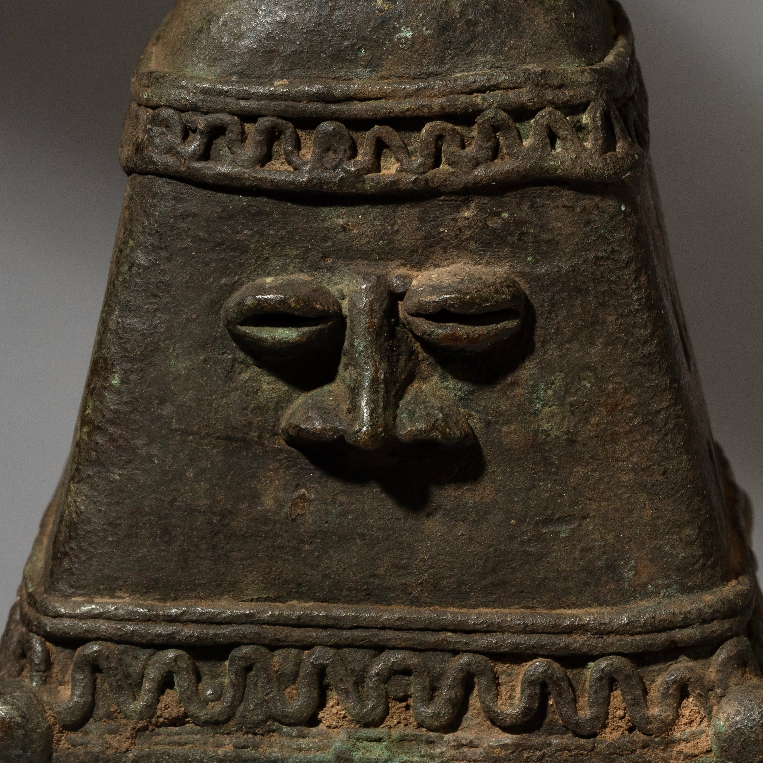 AN OUTSTANDING DIVINATION BELL FROM YORUBA TRIBE OF NIGERIA( No 4513 )