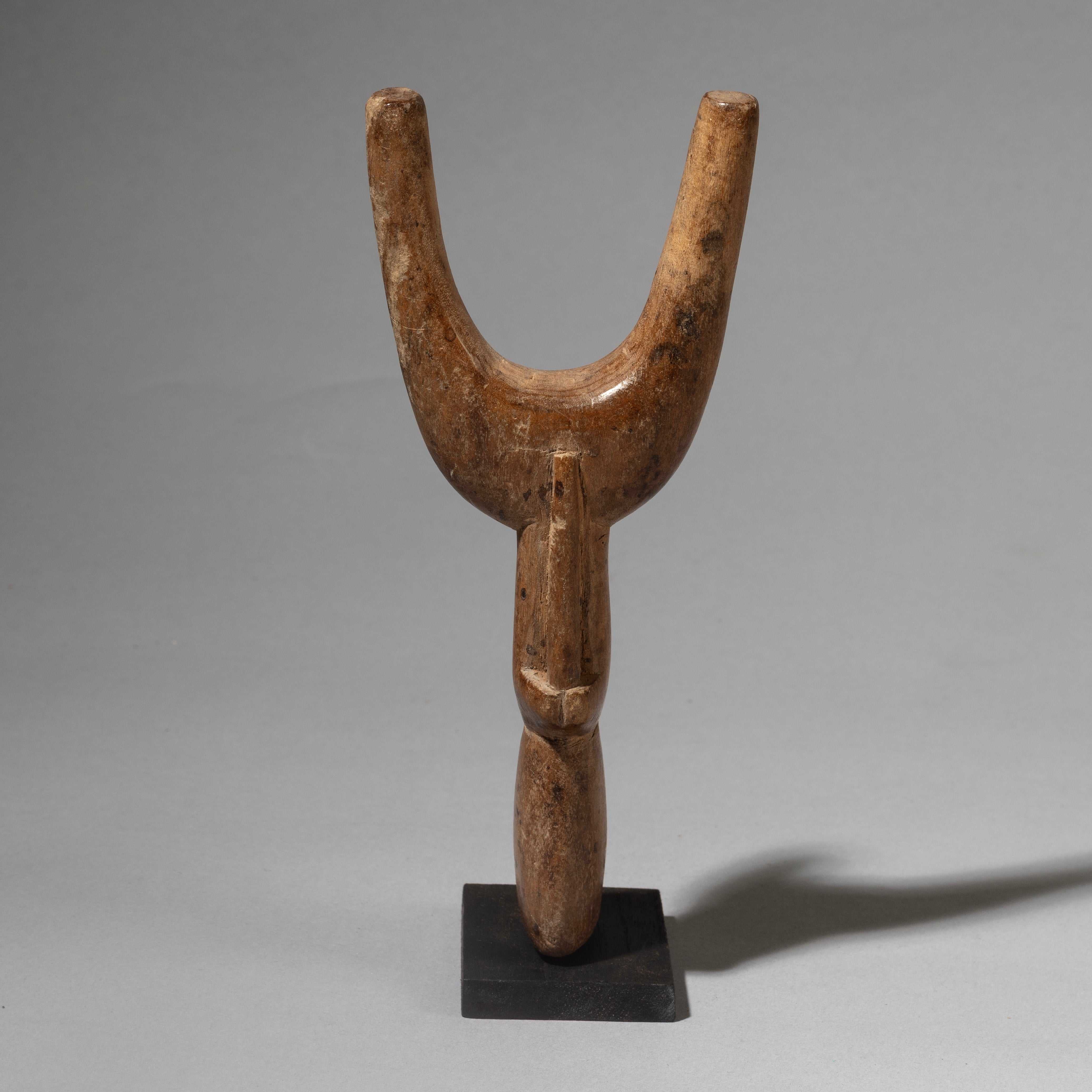A LIKEABLE BAULE  CATAPULT FROM THE IVORY COAST, W.AFRICA ( No 4459 )