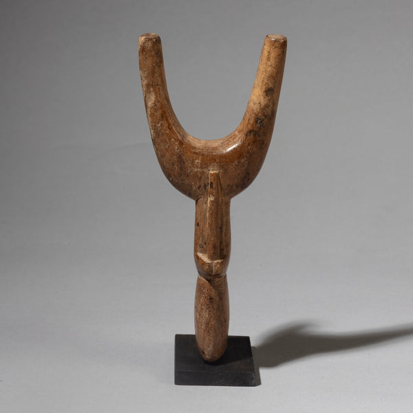 A LIKEABLE BAULE  CATAPULT FROM THE IVORY COAST, W.AFRICA ( No 4459 )