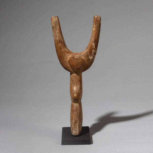 A LIKEABLE BAULE  CATAPULT FROM THE IVORY COAST, W.AFRICA ( No 4459 )