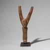 A WELL PATINATED BAULE TRIBE CATAPULT , IVORY COAST (  No 4460 )