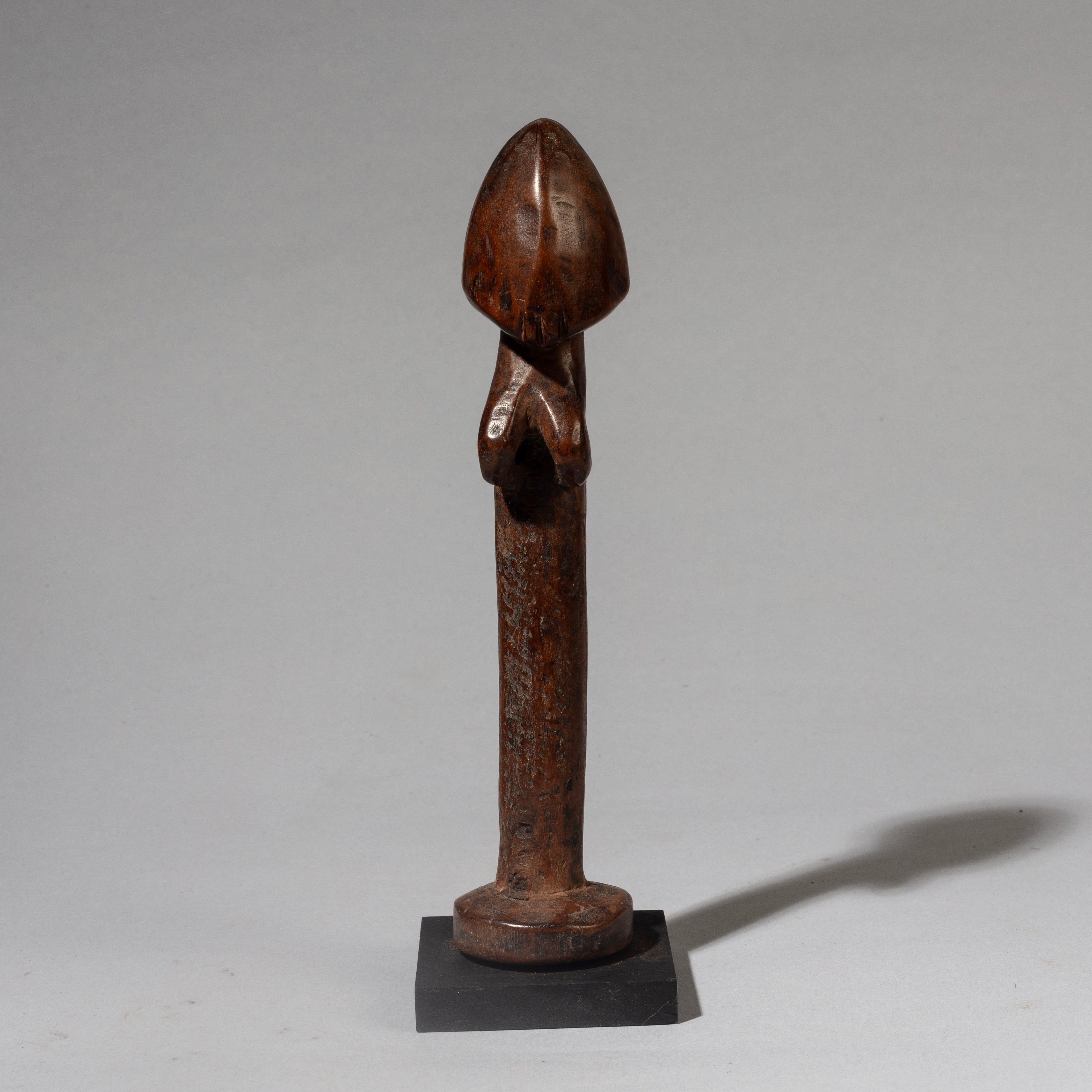 A STYLISED SMALL DOLL FROM NORTHERN BENIN , SOMBA TRIBE   ( No 4522)