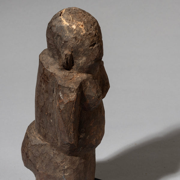 A POWERFUL LOSSO ALTAR FIGURE FROM NORTHERN TOGO W AFRICA  ( No 4489 )
