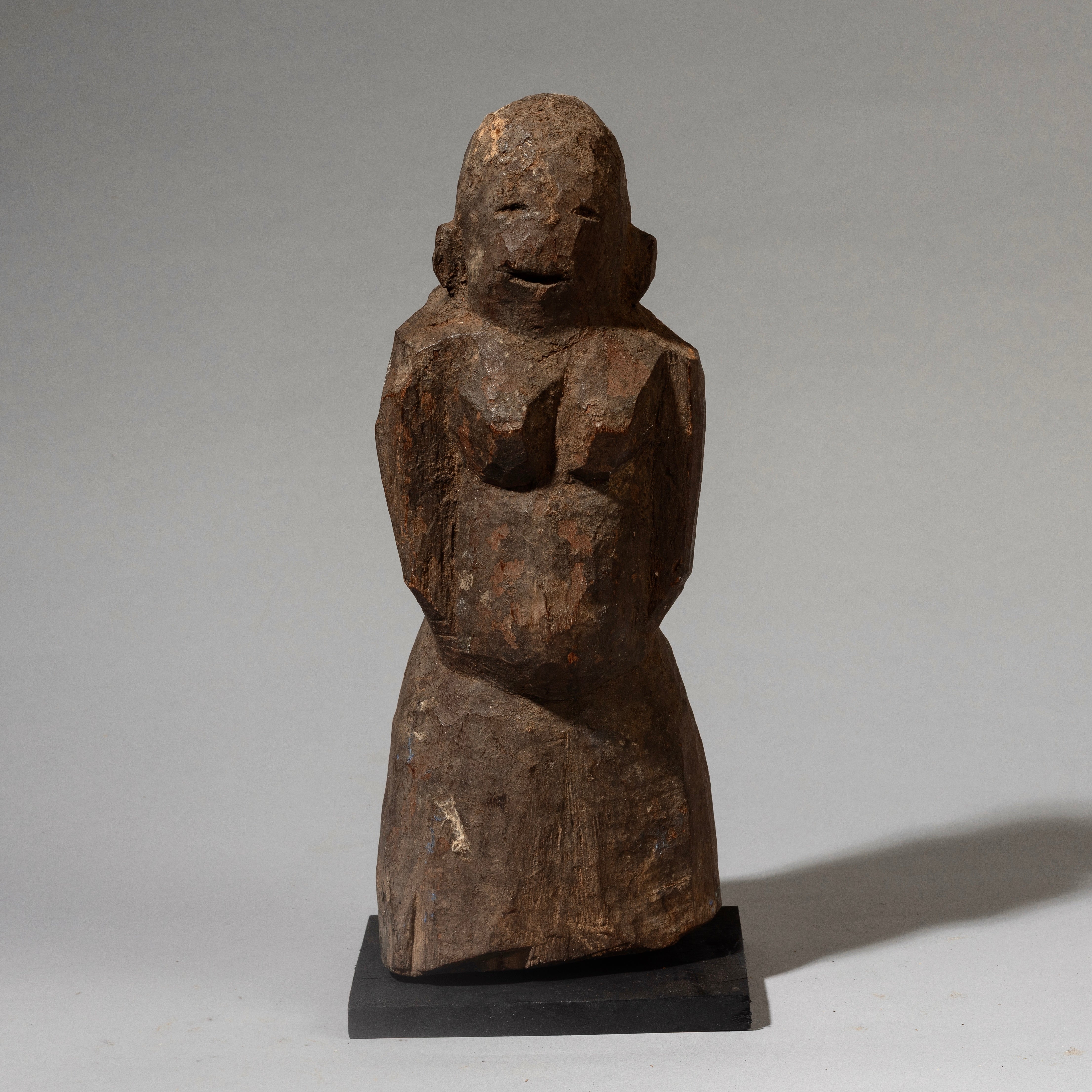A POWERFUL LOSSO ALTAR FIGURE FROM NORTHERN TOGO W AFRICA  ( No 4489 )