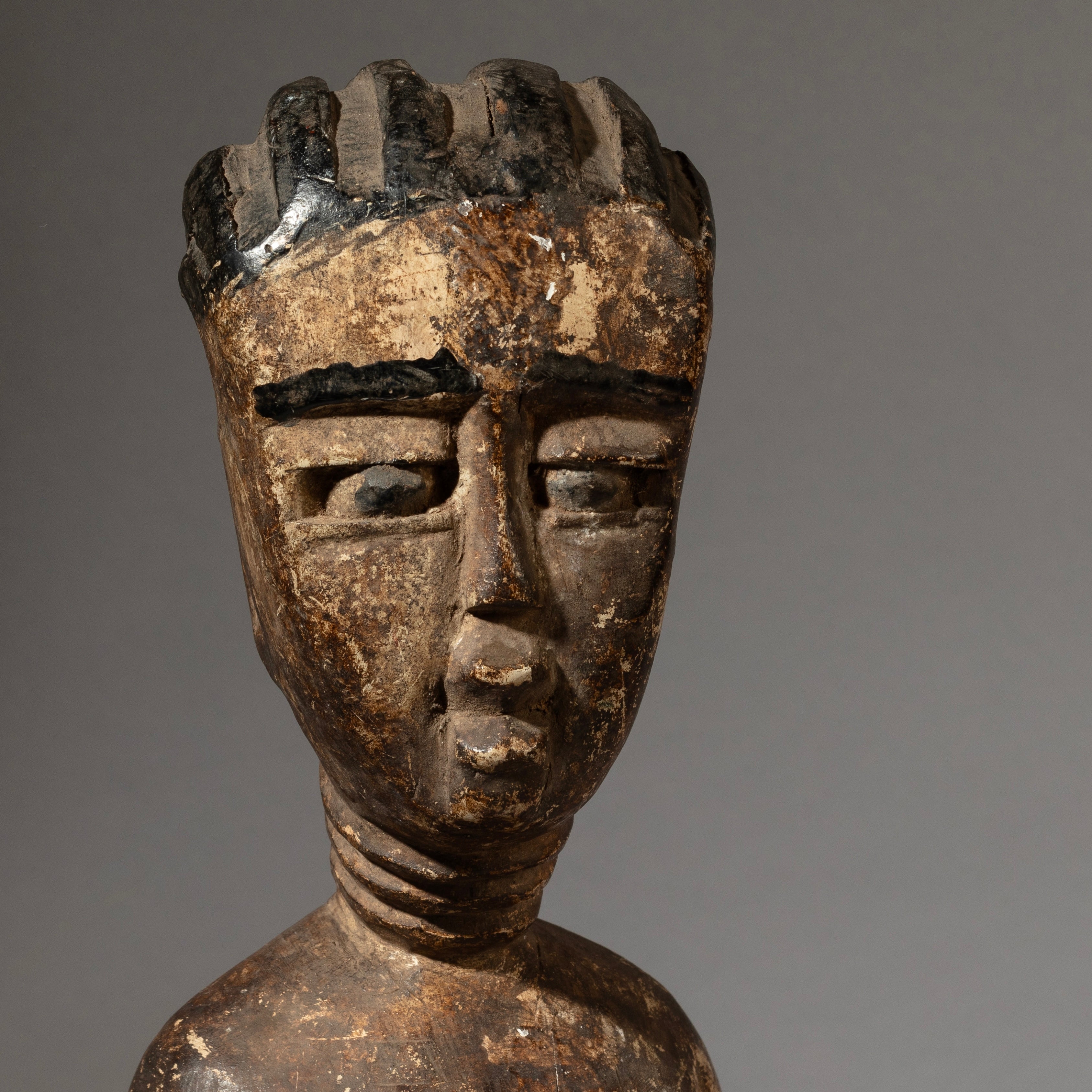 AN ATTRACTIVE  SEATED FIGURE  FROM EWE TRIBE, GHANA ( No 4510 )