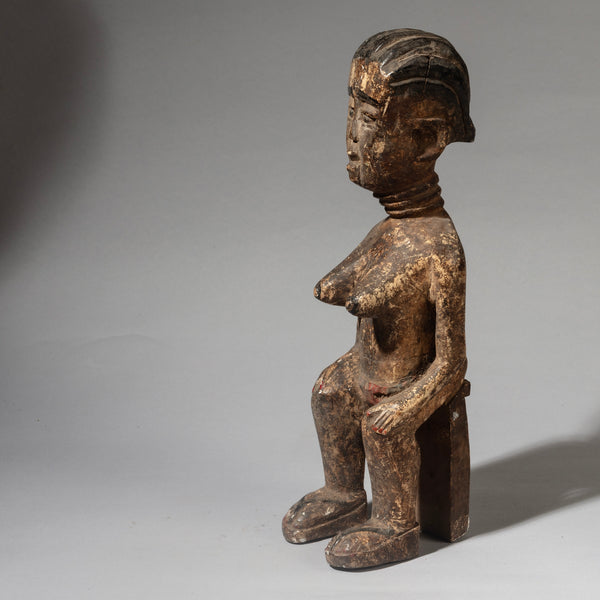 AN ATTRACTIVE  SEATED FIGURE  FROM EWE TRIBE, GHANA ( No 4510 )