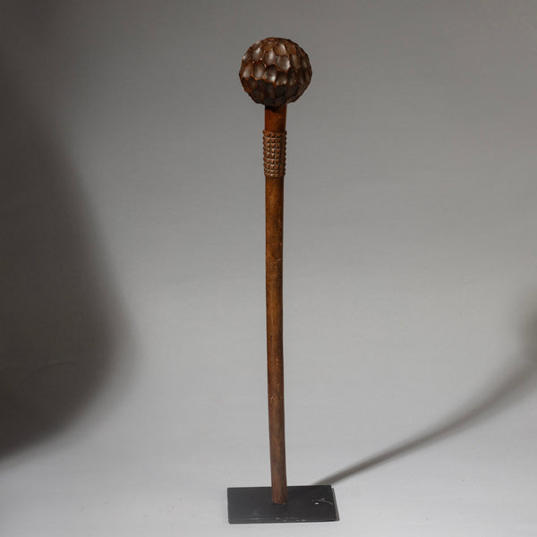 A RARE FORM 19THC - EARLY 1900 WOODEN KNOBKERRIE , FROM ZULU TRIBE OF SOUTH AFRICA EX UK COLL. ( No 4523 )