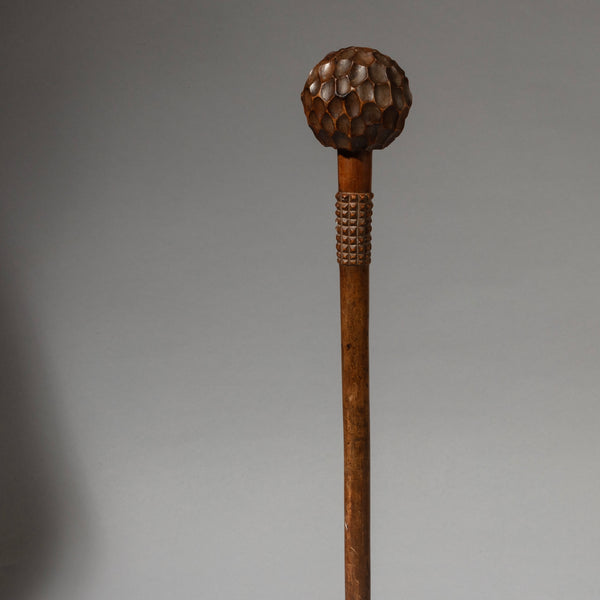 A RARE FORM 19THC - EARLY 1900 WOODEN KNOBKERRIE , FROM ZULU TRIBE OF SOUTH AFRICA EX UK COLL. ( No 4523 )