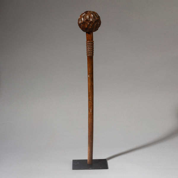 A RARE FORM 19THC - EARLY 1900 WOODEN KNOBKERRIE , FROM ZULU TRIBE OF SOUTH AFRICA EX UK COLL. ( No 4523 )